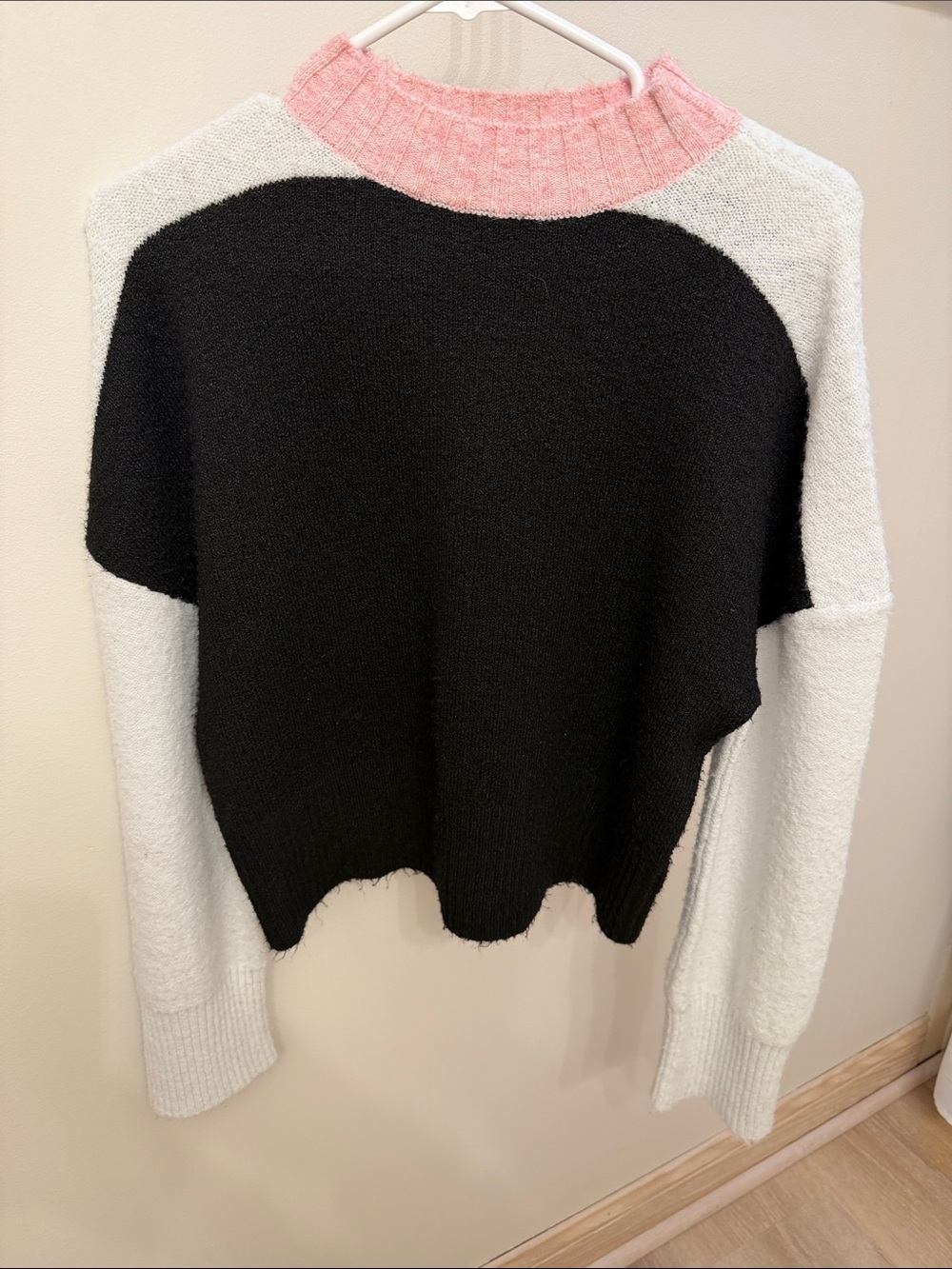 Cozy Colorblock Pullover Sweater - Black, White & Pink